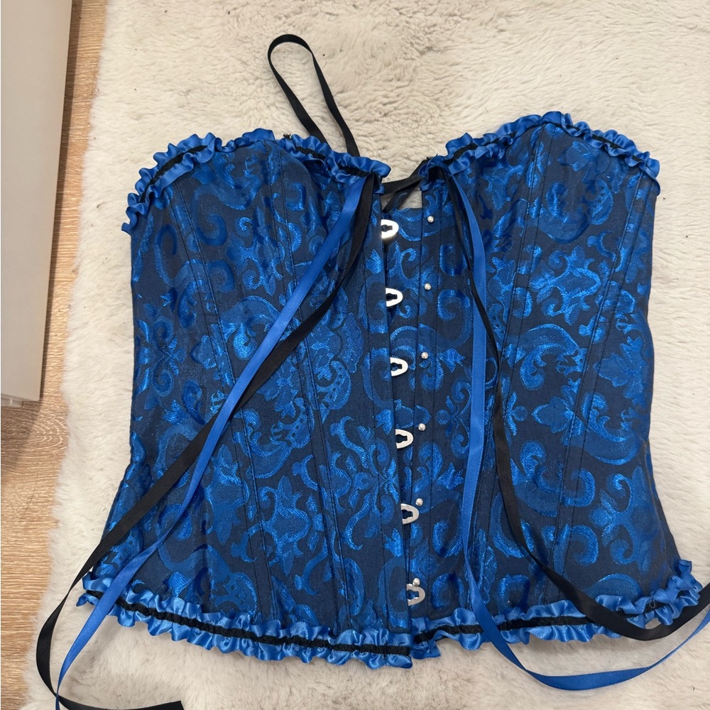 & Other Stories Blue and Black Crop Top